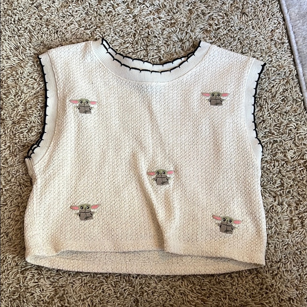 Zara White Knit Baby Yoda Top